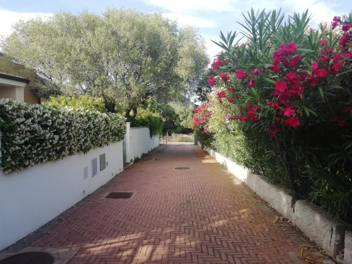 Casa Vacanze Villa Rosa Cala Gonone Buitenkant foto