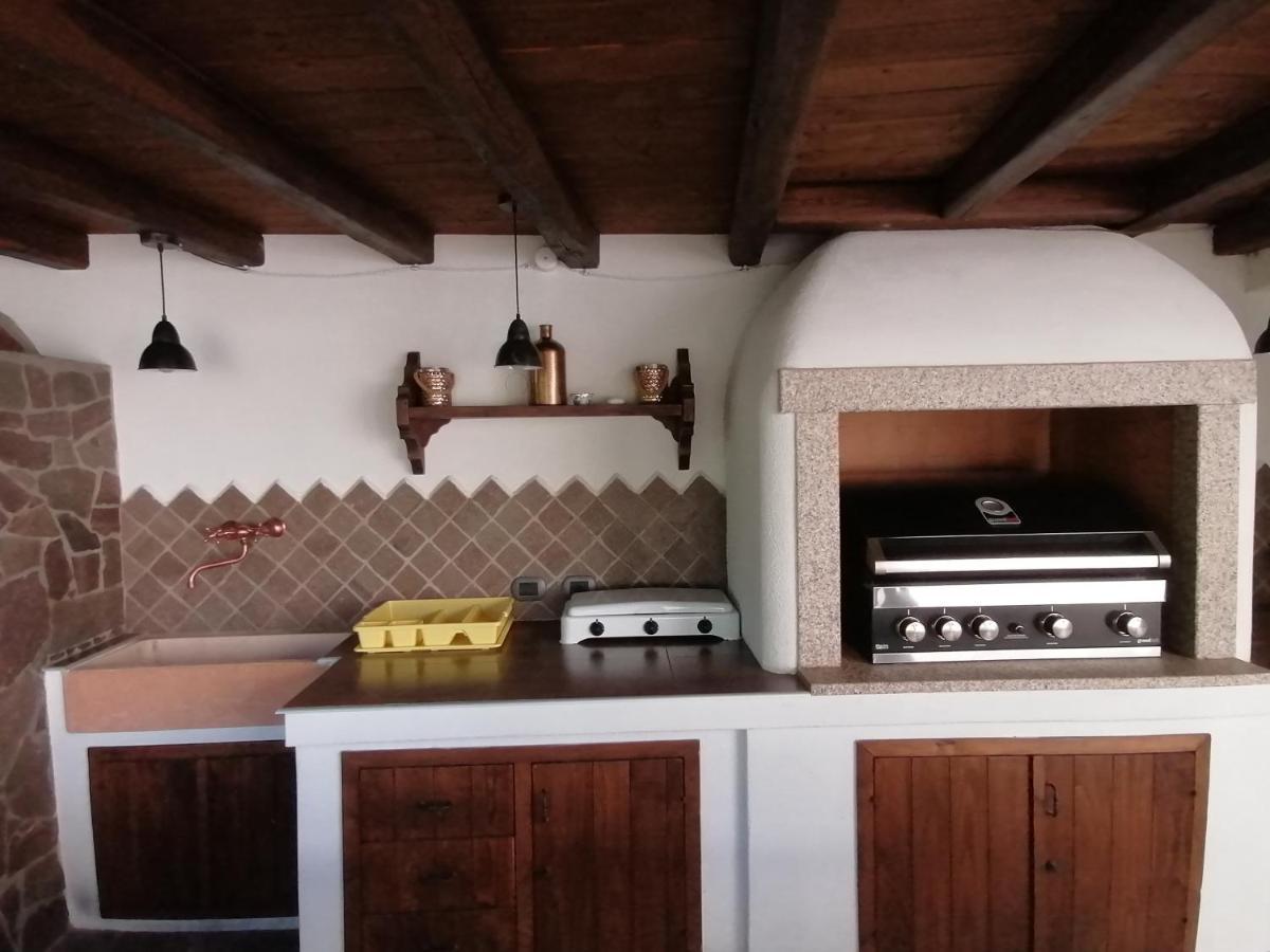 Casa Vacanze Villa Rosa Cala Gonone Buitenkant foto
