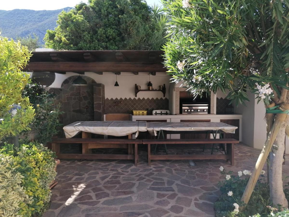 Casa Vacanze Villa Rosa Cala Gonone Buitenkant foto