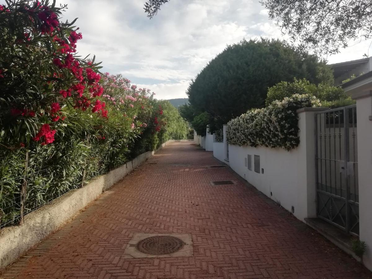 Casa Vacanze Villa Rosa Cala Gonone Buitenkant foto