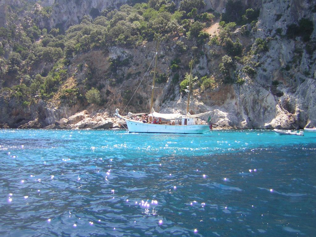 Casa Vacanze Villa Rosa Cala Gonone Buitenkant foto