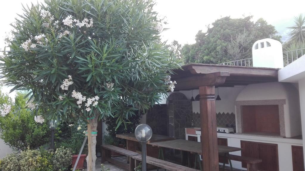 Casa Vacanze Villa Rosa Cala Gonone Buitenkant foto
